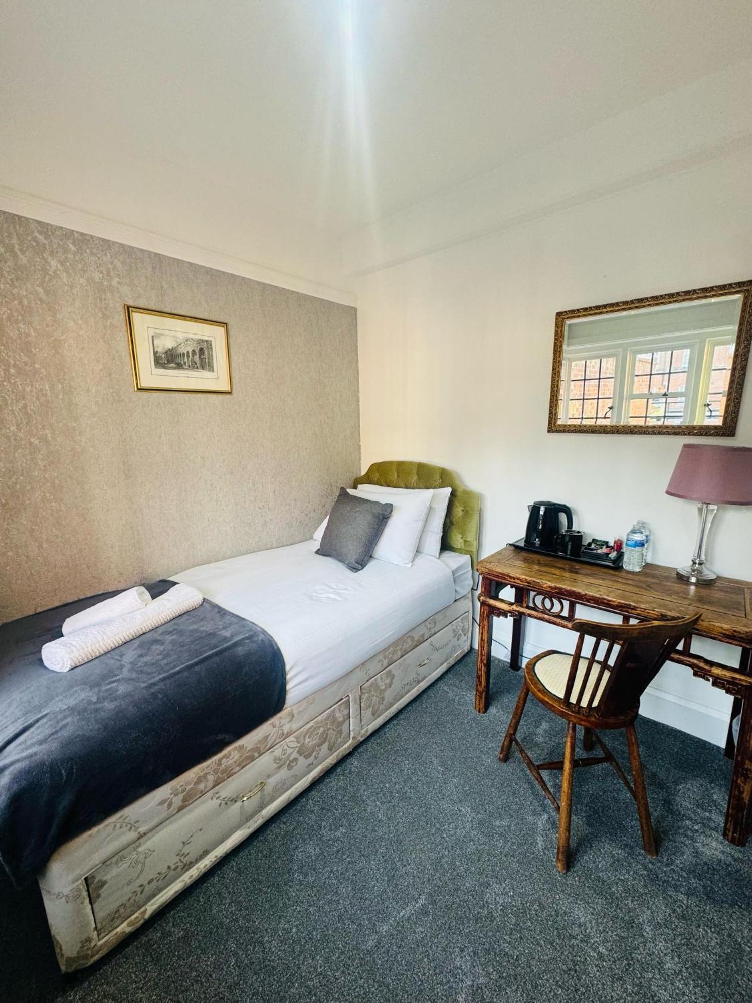 Juniper Berry Hotel Southampton Bagian luar foto
