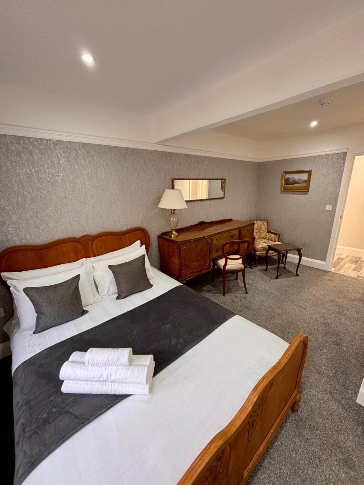 Juniper Berry Hotel Southampton Bagian luar foto