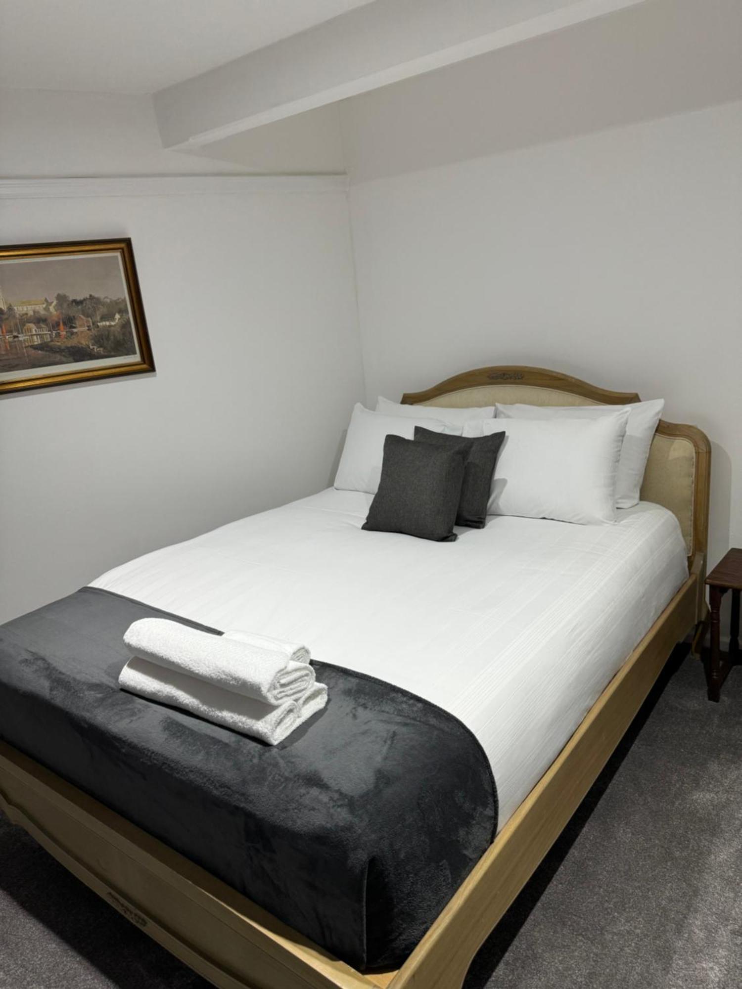 Juniper Berry Hotel Southampton Bagian luar foto